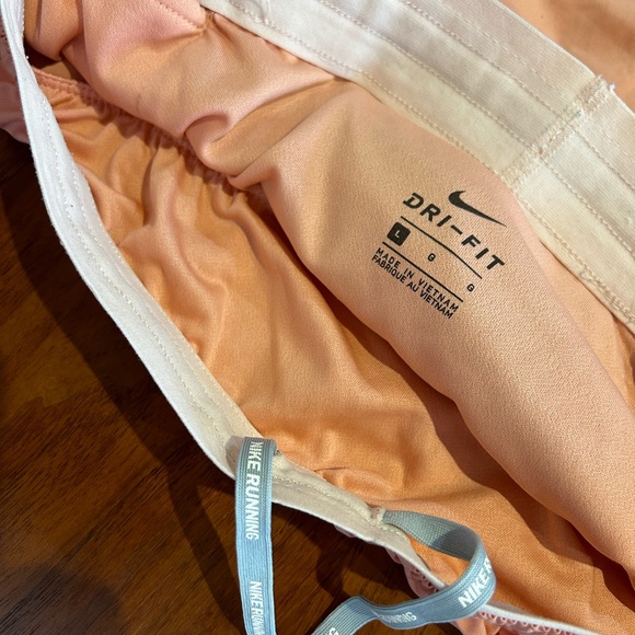 Nike running shorts - Picture 4 of 4